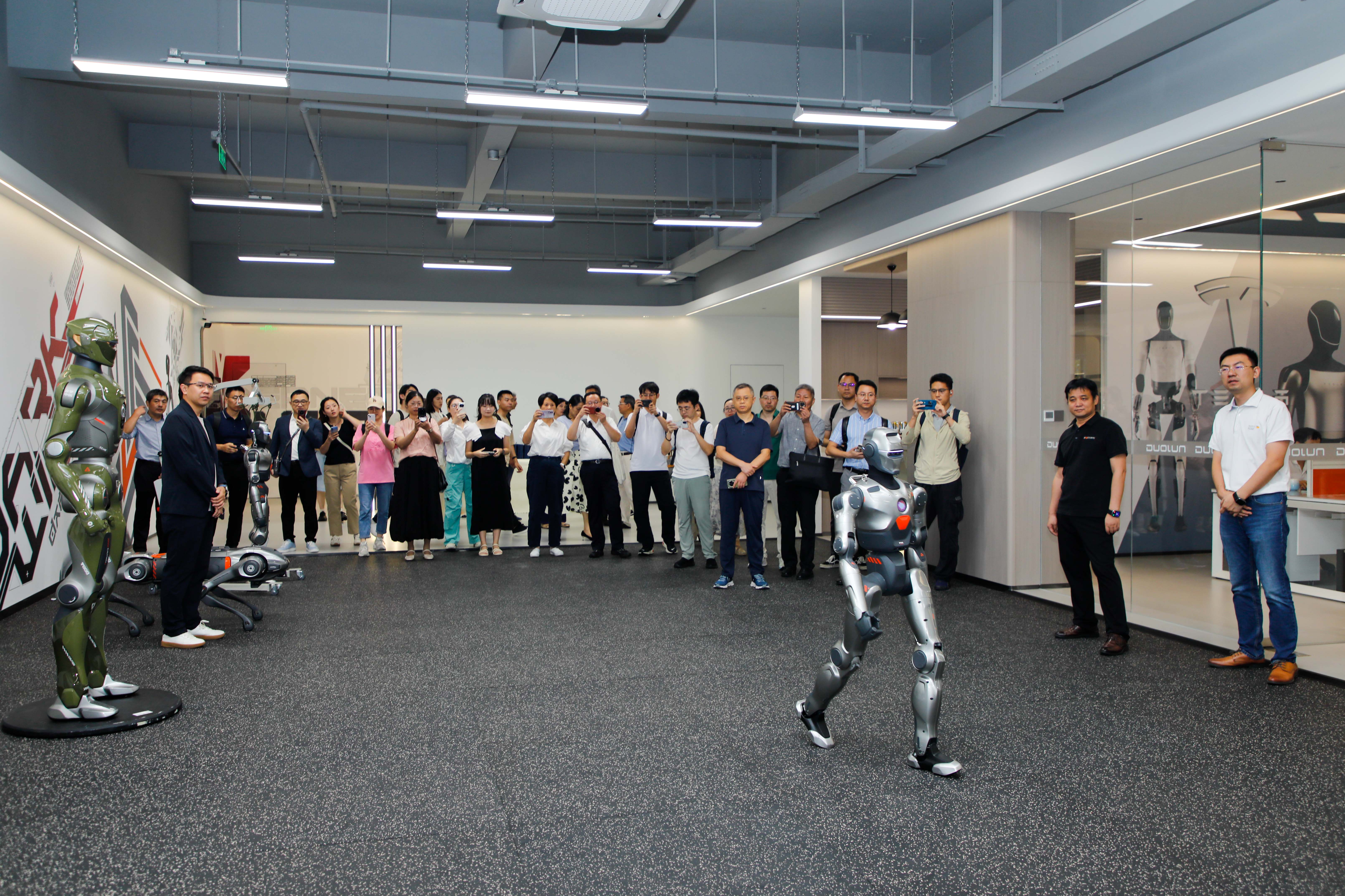 1758161961431450g1PP.jpg 1758161961431450g1PP.jpg