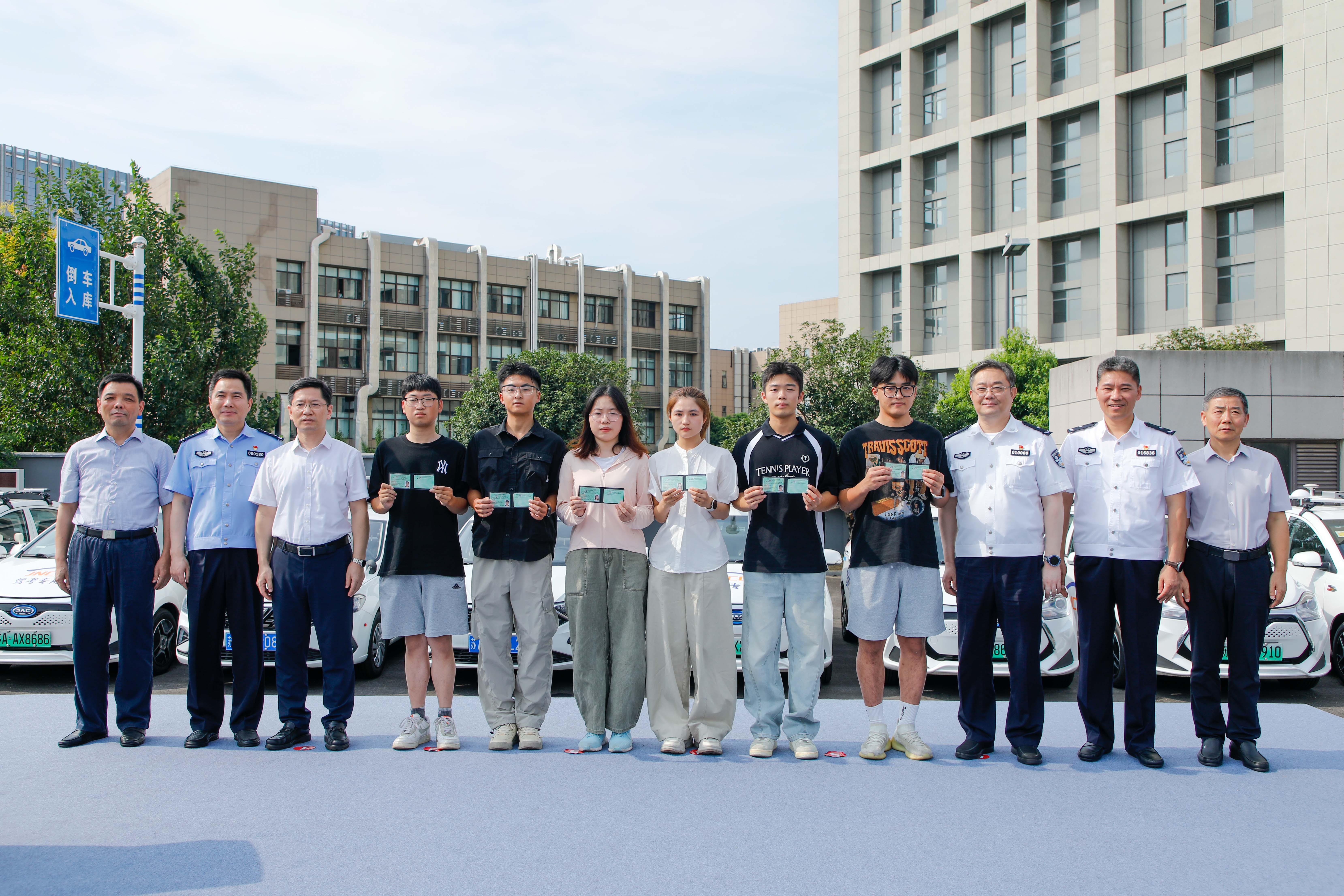 1758162242697286tHS6.jpg 1758162242697286tHS6.jpg